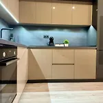 South Bay Luxury Daire