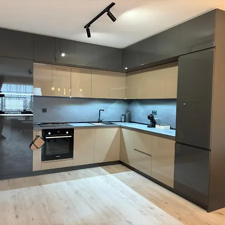 South Bay Luxury * Varna